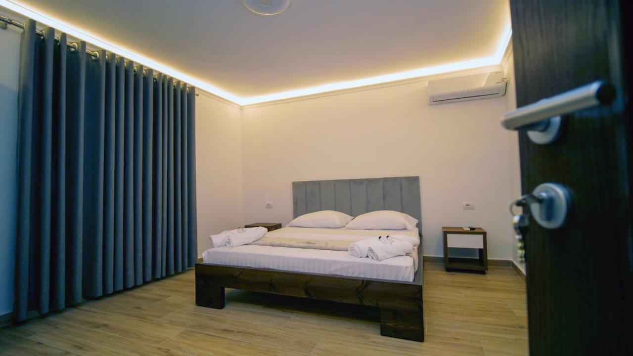 Vila Fatos Qama Berat Extérieur photo