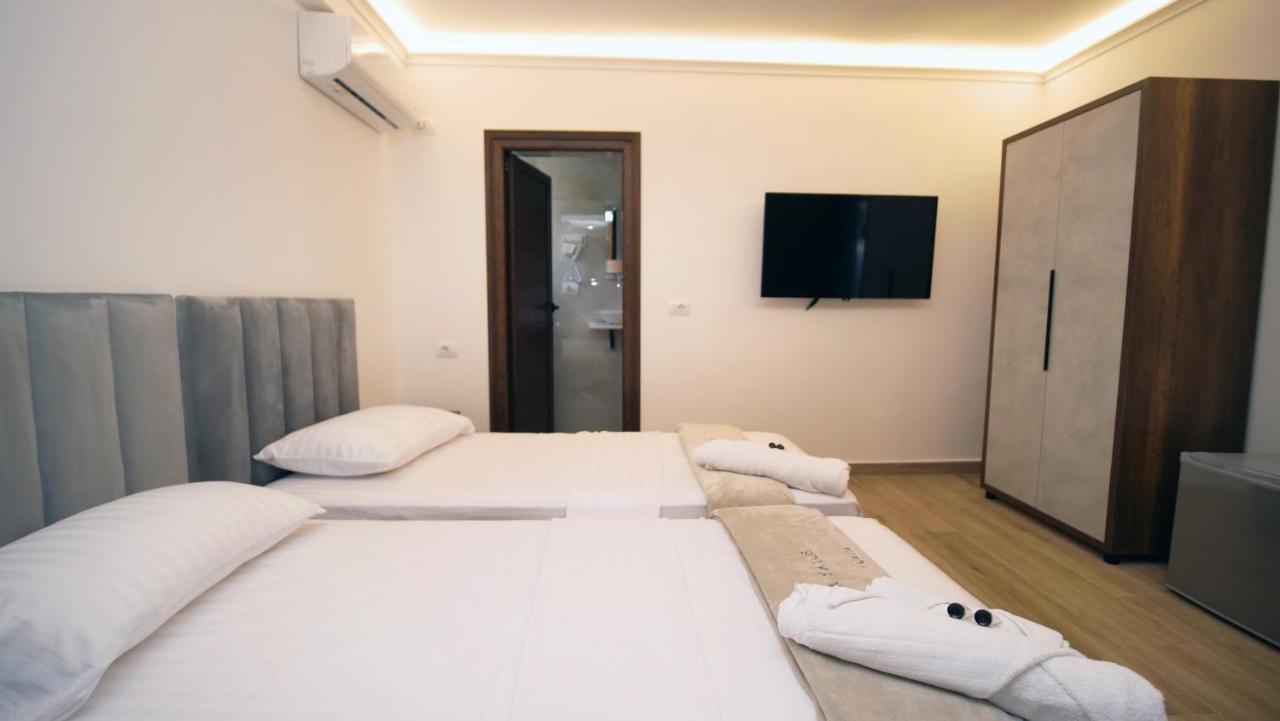 Vila Fatos Qama Berat Extérieur photo